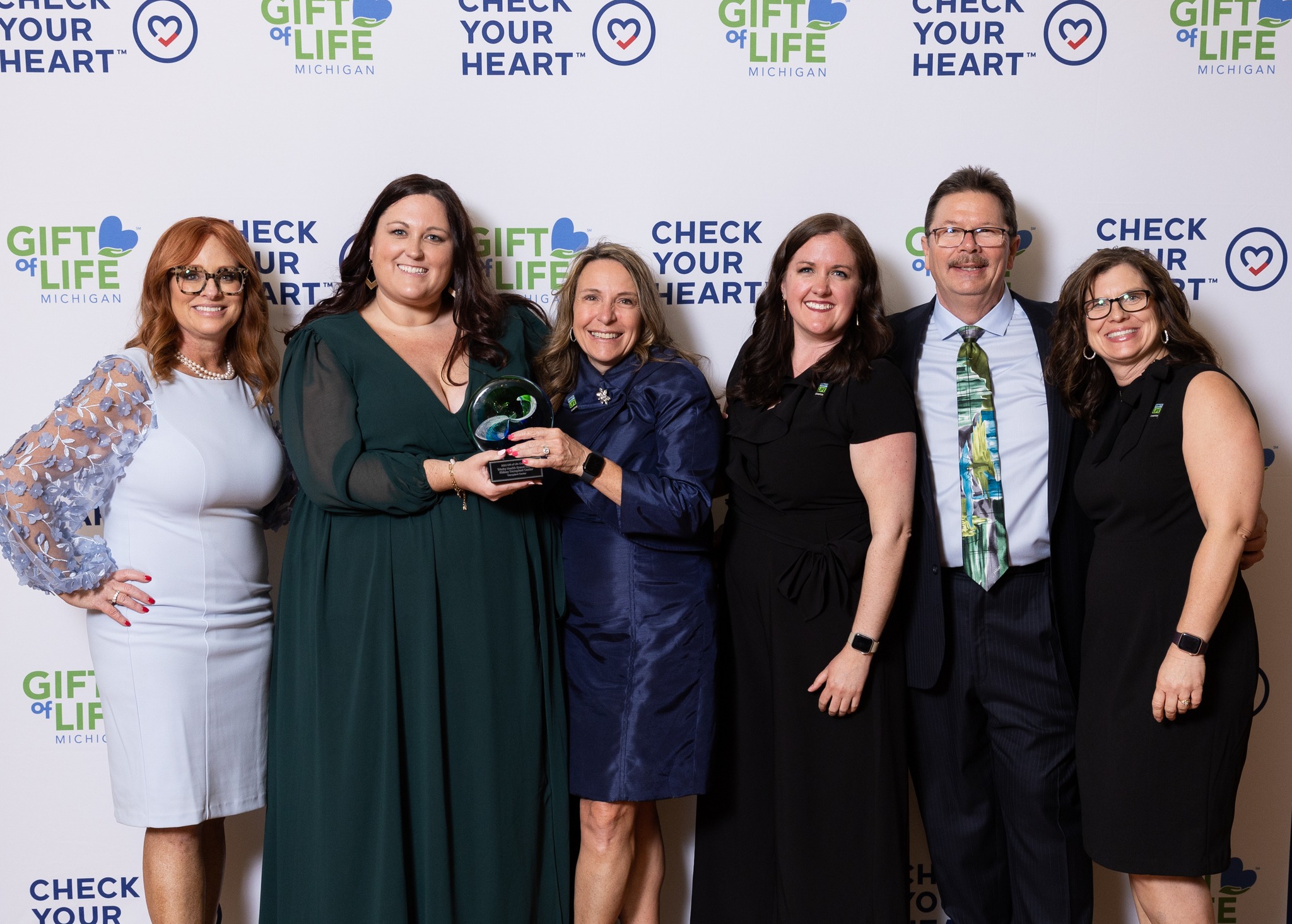 (L-R) Dorrie Dils, CEO of Gift of Life Michigan; Kelly Summers, Clinical Services Manager, Trinity Health Kidney Transplant